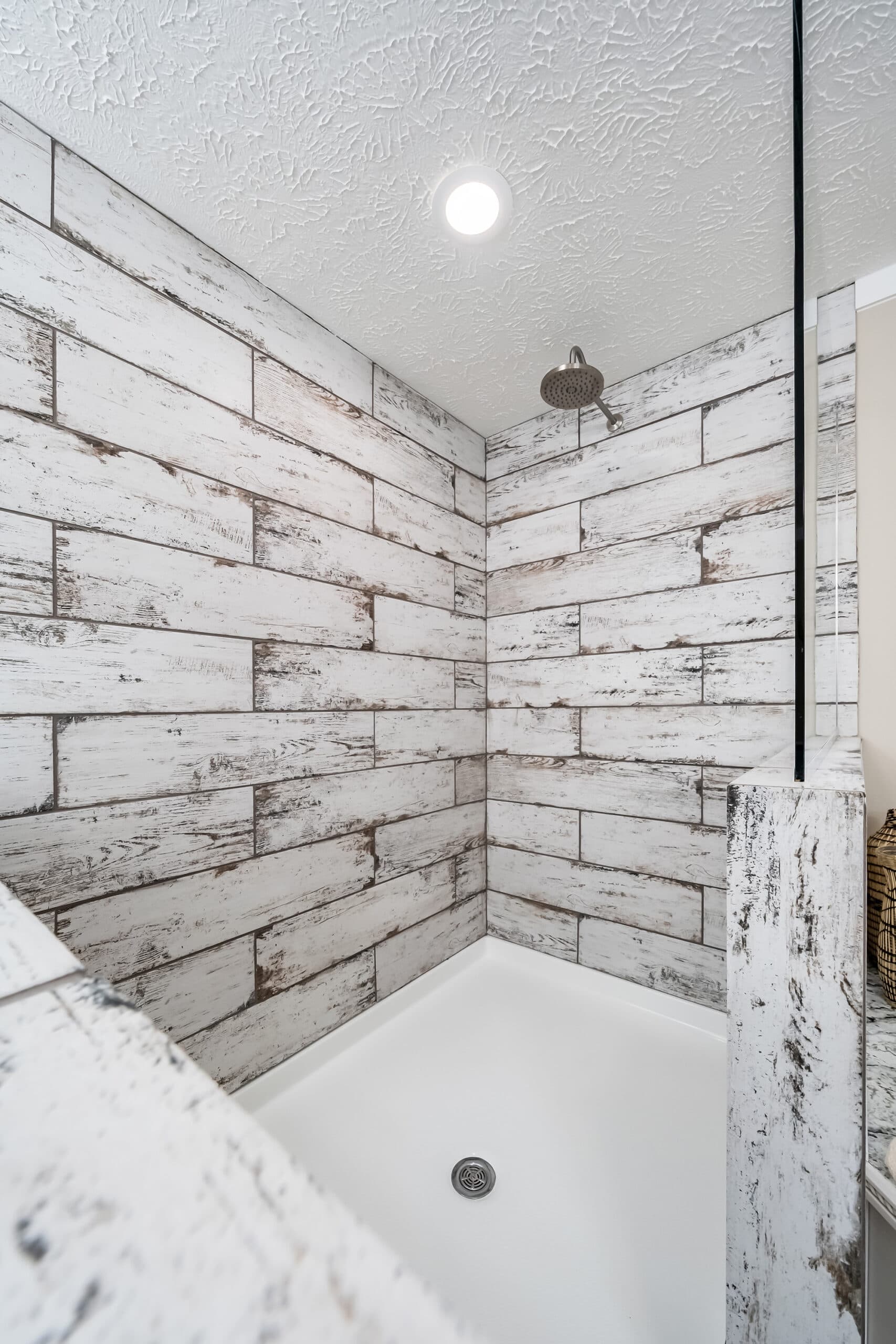 Mayfield bathroom home features