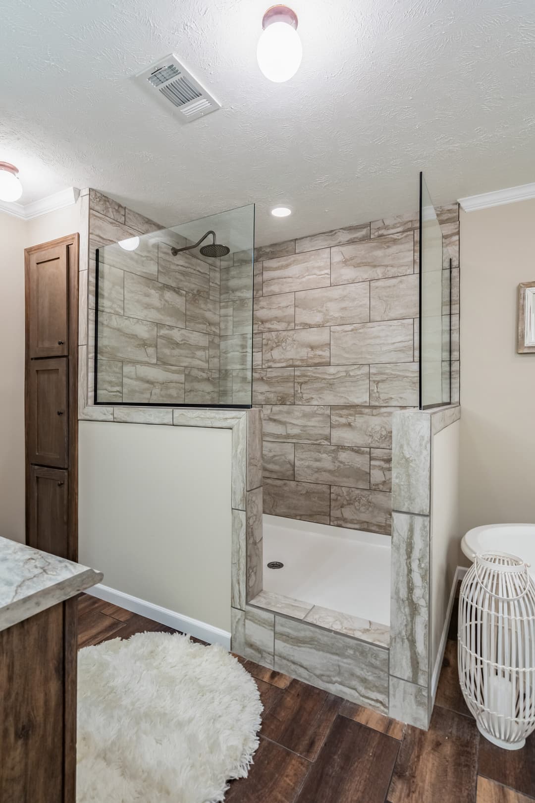 Kb-3245 tiger kat bathroom home features