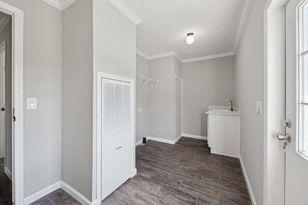 The josey wales bathroom home features